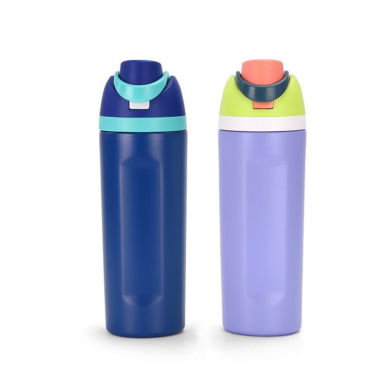 24 oz free sip water bottle